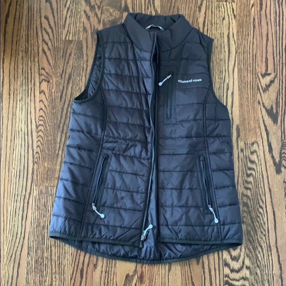 Vineyard vines black vest